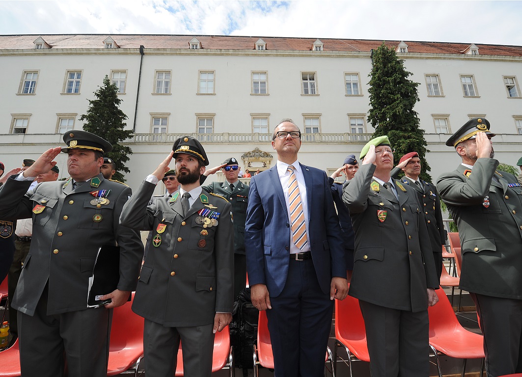 Siegerehrung internationaler militärischer Fünfkampf ...